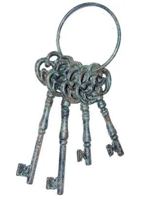 Set of 4 Deluxe Olden Day Keys on Ring Halloween Accessory